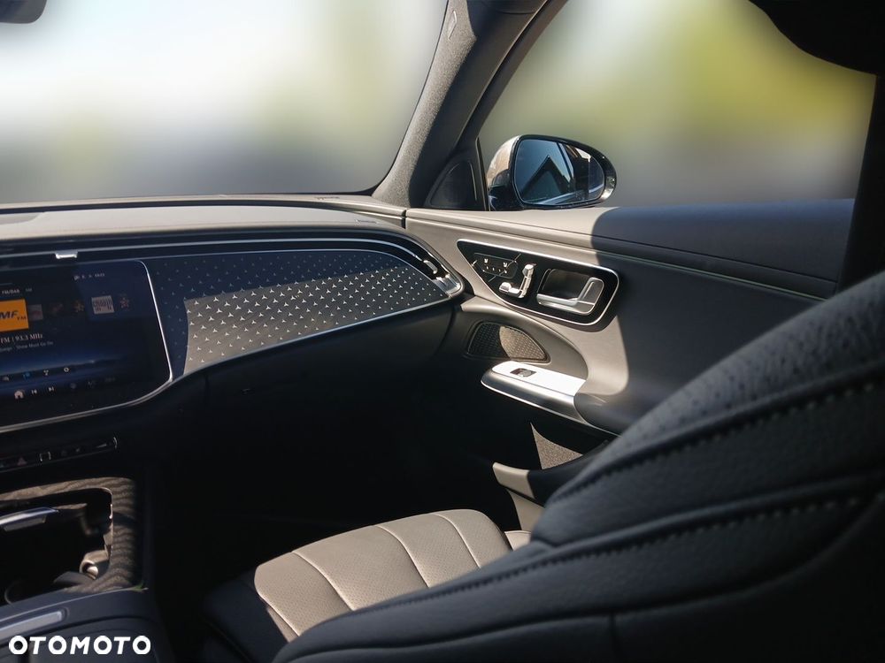Mercedes-Benz Klasa E 200 4Matic 9G-TRONIC Edition AVANTGARDE - 17