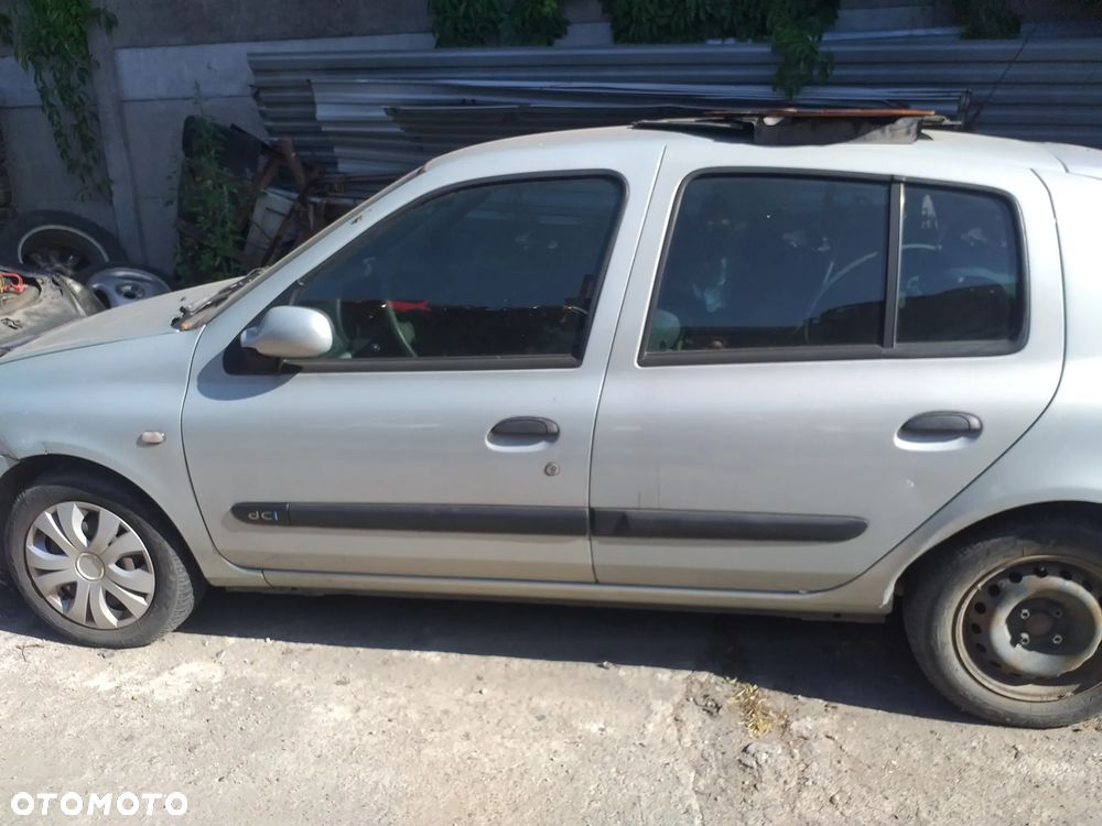 Auto na części - Renault Clio 98KM benzyna 2003 Silnik Skrzynia Drzwi Maska Klapa Błotnik Zderzak Lampa Szyba Klamka Lusterko Deska Kokpit - 1