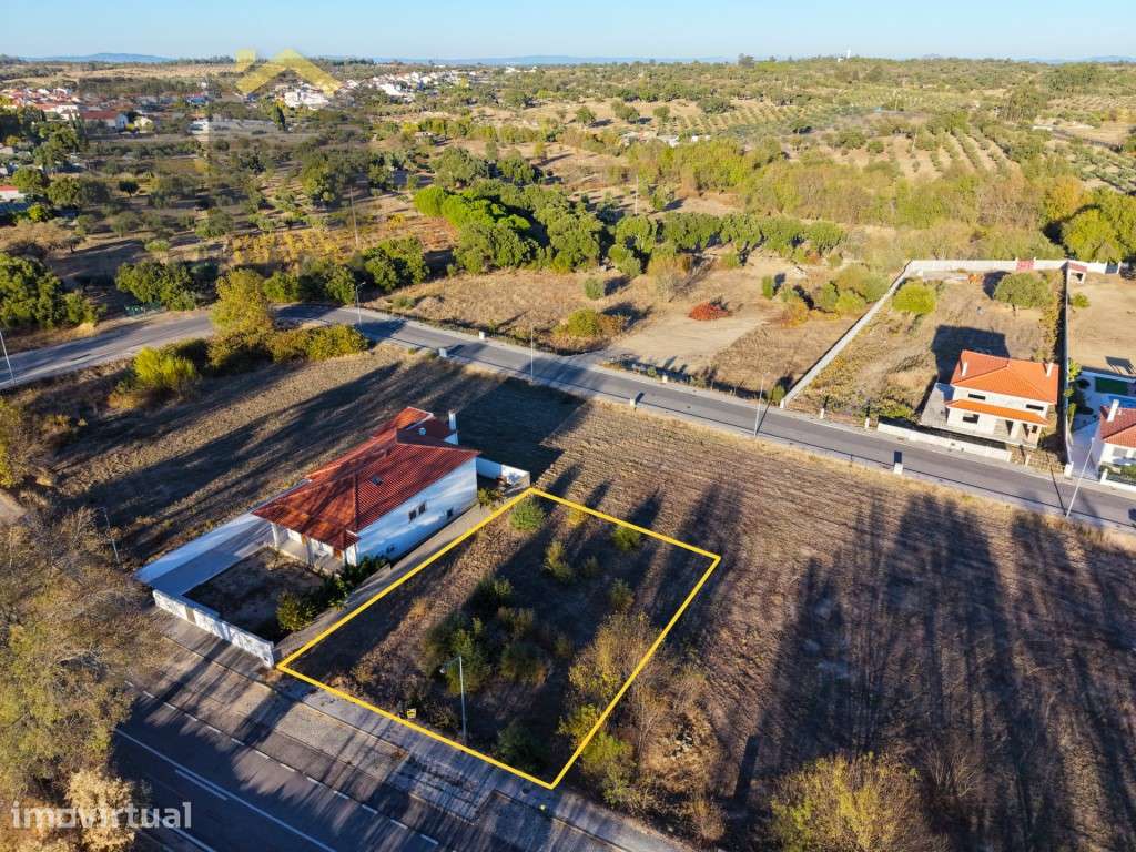 Lote de Terreno com Projeto Aprovado para Moradia Térrea T3 nos Esc... - Grande imagem: 2/7