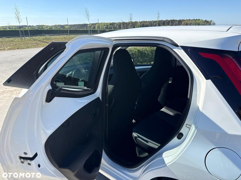Toyota Aygo x-play connect - 11