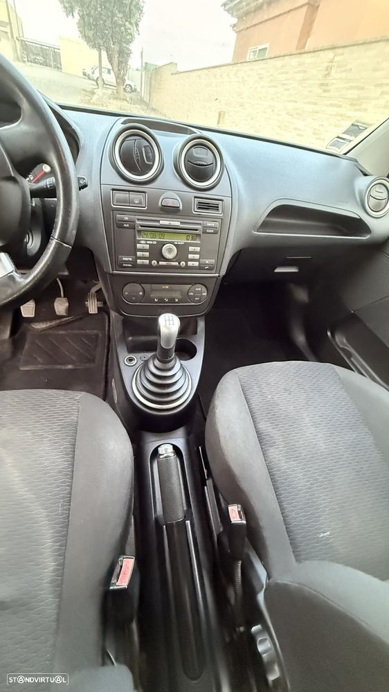 Ford Fiesta 1.25 Ghia - 5