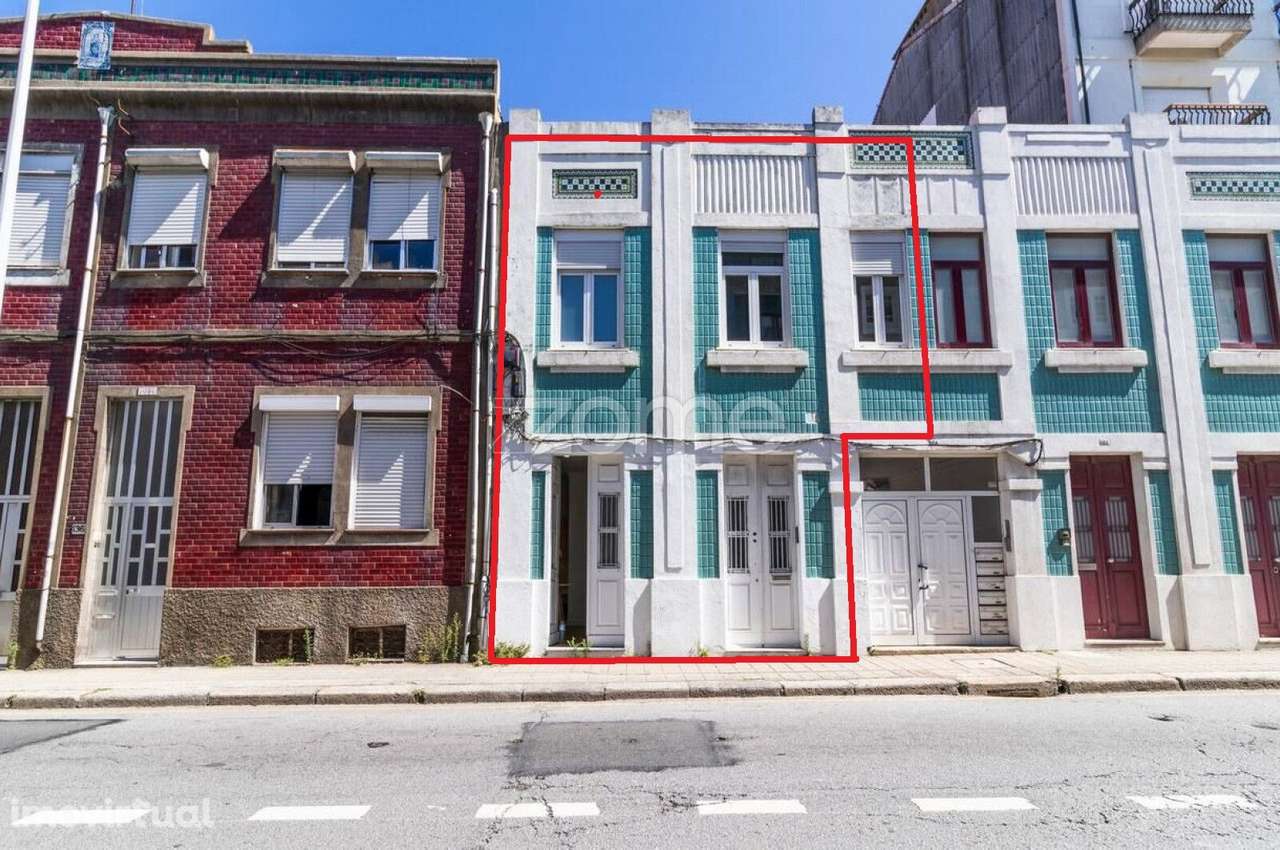 Prédio com 2 frações, rendimento imediato superior a 6,2%, Porto - Grande imagem: 3/49