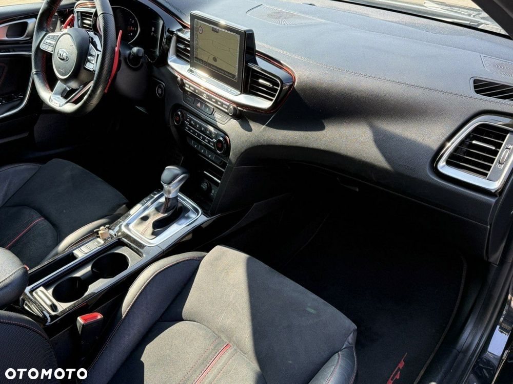 Kia Ceed 1.6 T-GDI GT DCT - 11