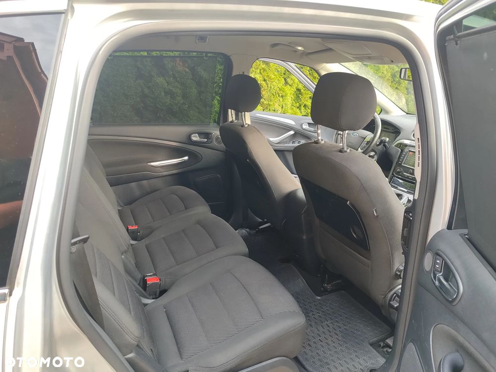 Ford S-Max - 36