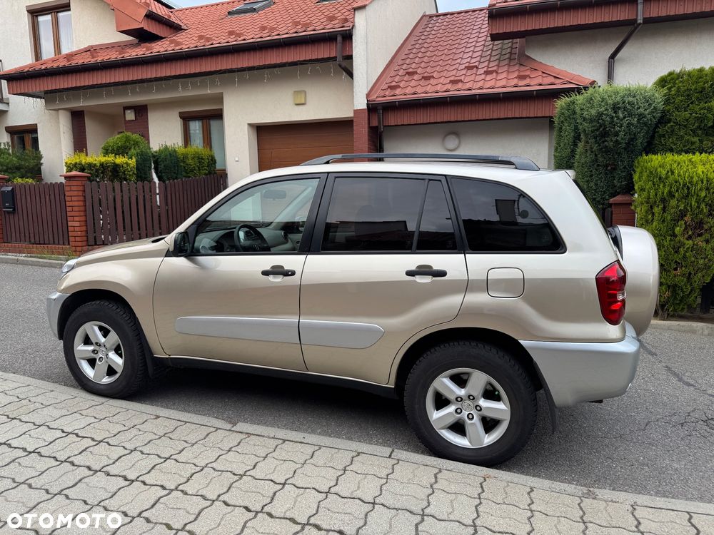 Toyota RAV4 - 8