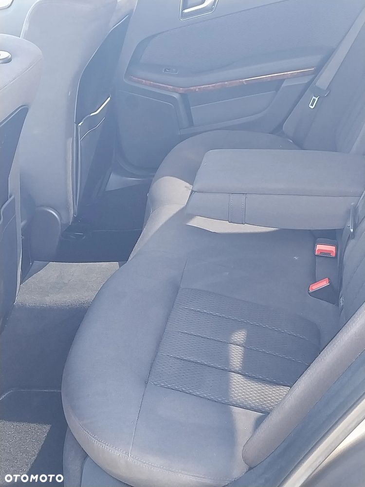 Mercedes-Benz Klasa E 200 BlueTEC 7G-TRONIC Elegance - 11