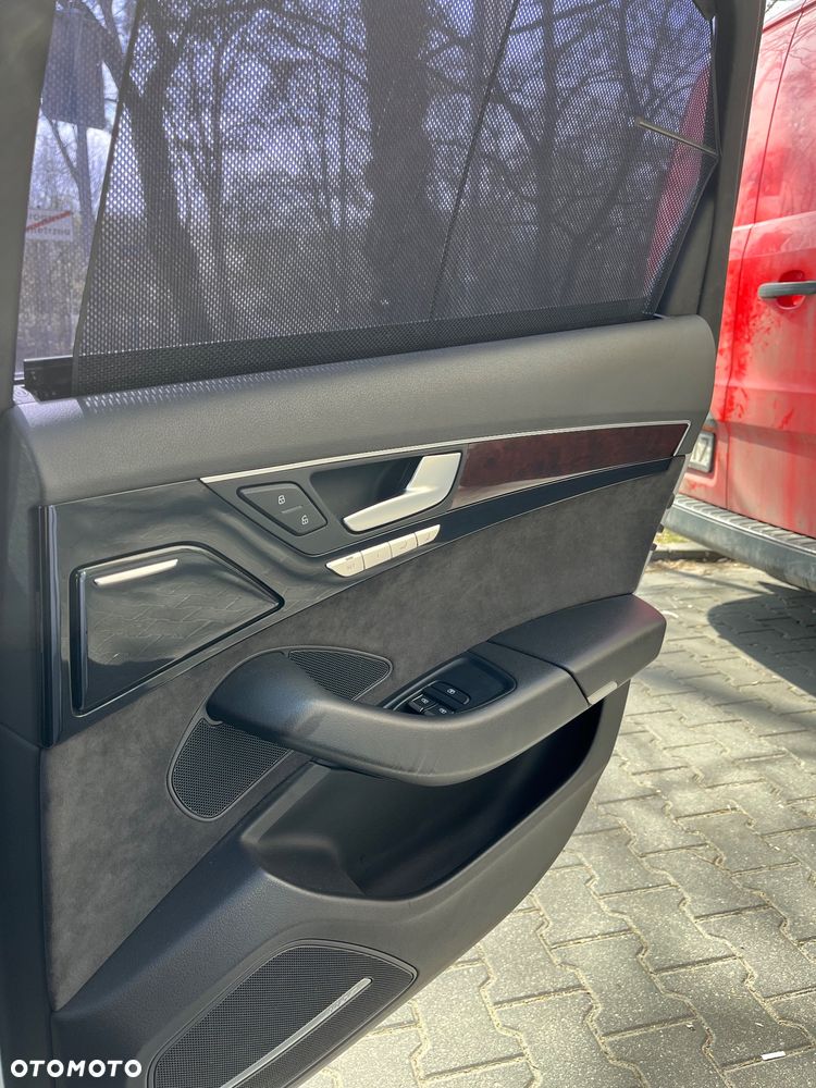 Audi A8 4.2 FSI L Quattro - 21