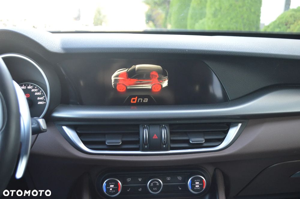 Alfa Romeo Stelvio - 25