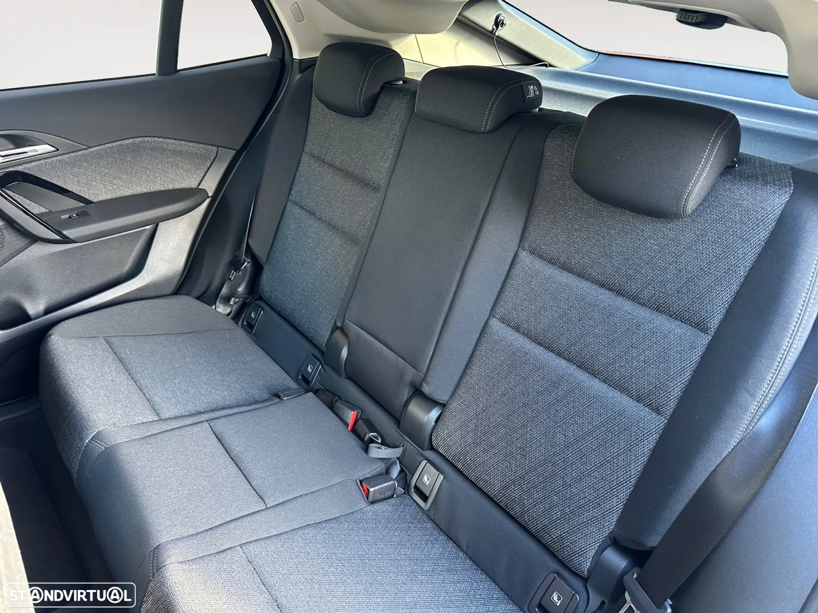 BMW iX2 eDrive20 - 15
