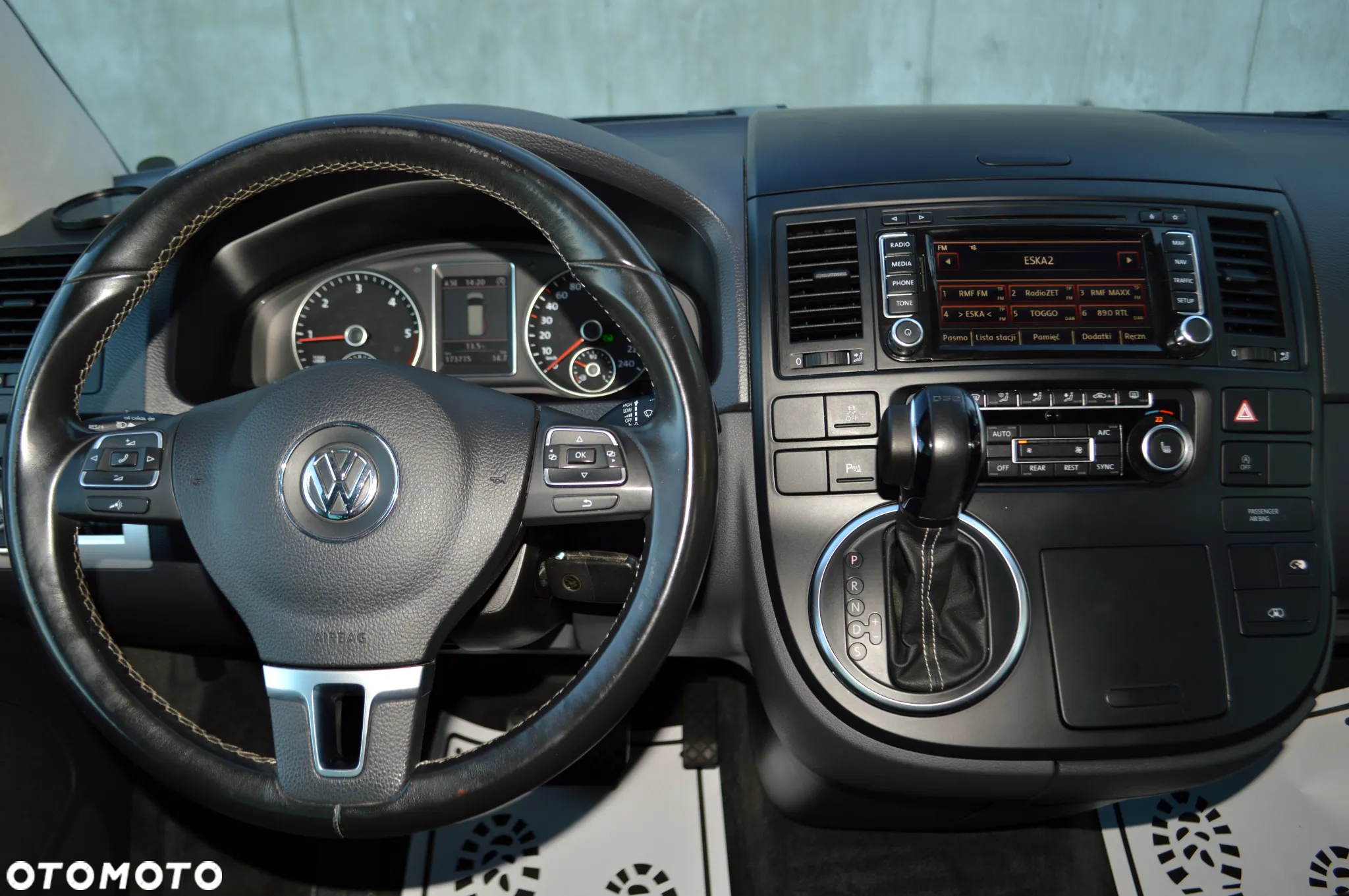 Volkswagen Multivan - 19