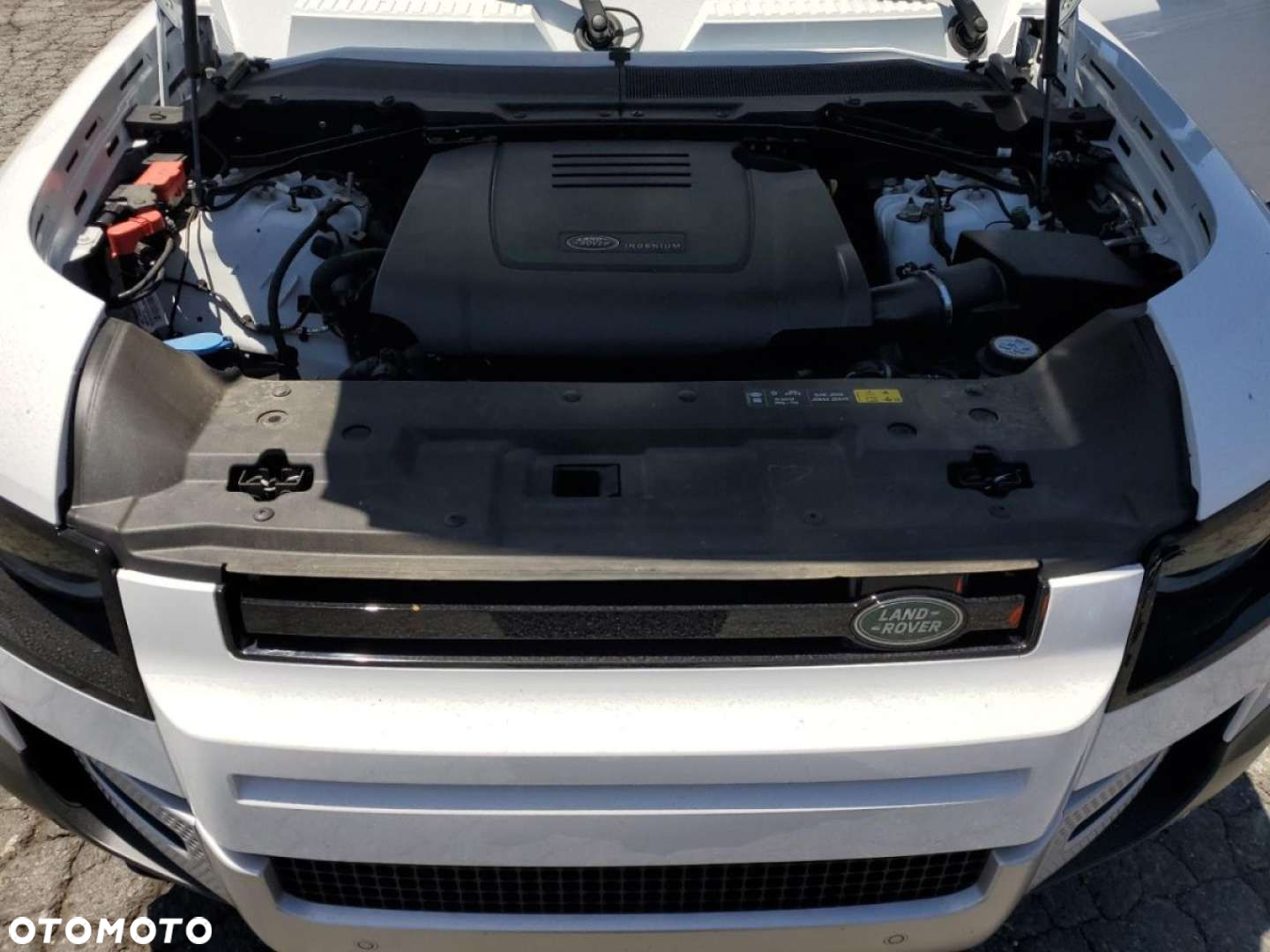 Land Rover Defender - 13