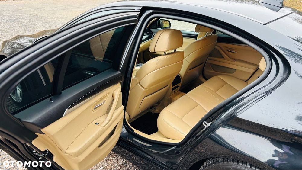 BMW Seria 5 535i xDrive Luxury Line - 11
