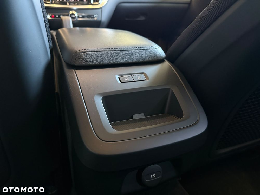 Volvo V60 B4 D Core - 24