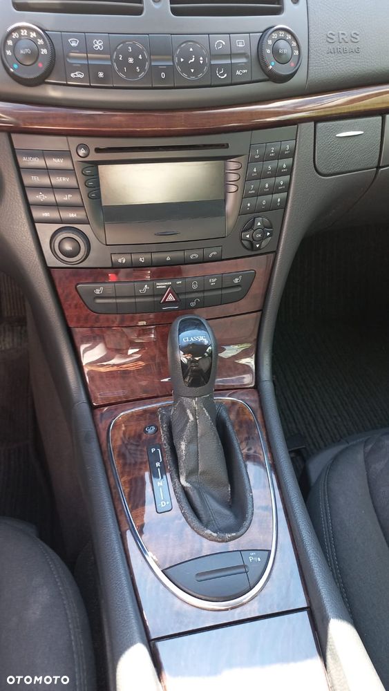 Mercedes-Benz Klasa E 240 4Matic Avantgarde - 10