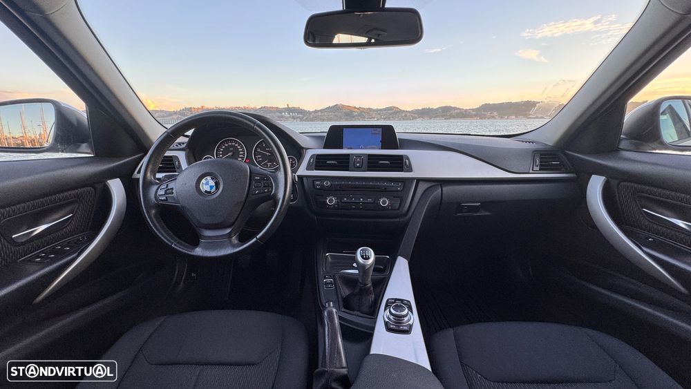 BMW 318 d Touring Line Sport - 3