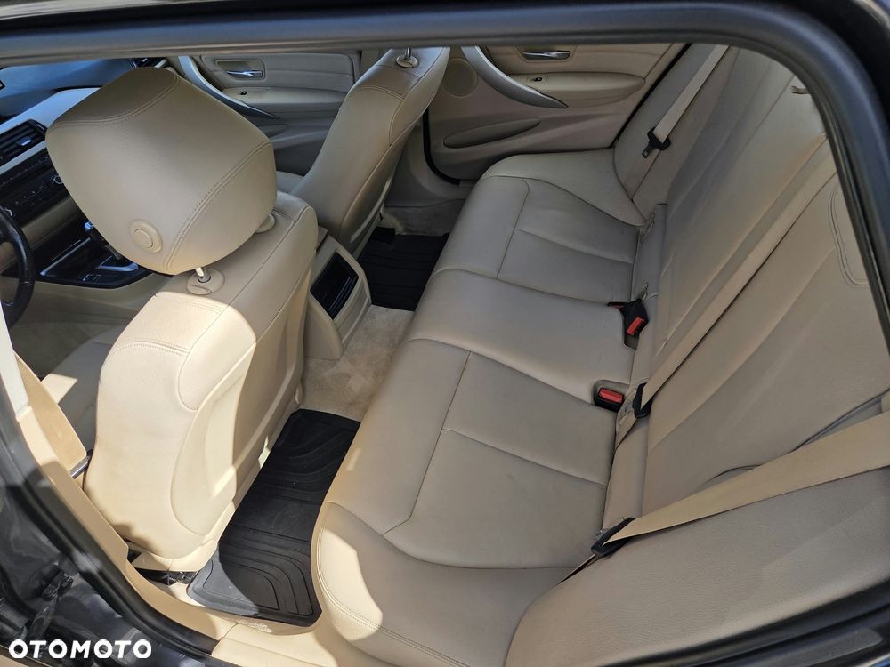 BMW Seria 3 - 12
