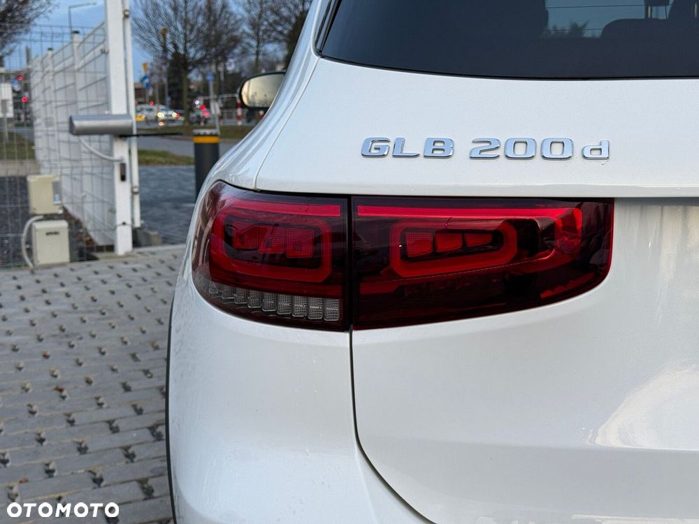 Mercedes-Benz GLB - 13