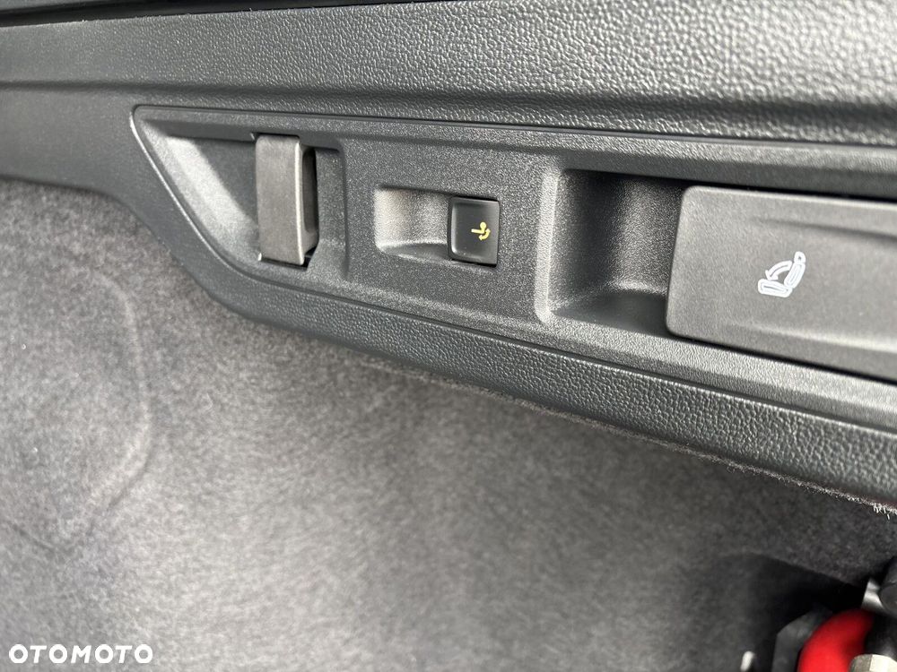 Skoda Superb 2.0 TDI SCR Selection DSG - 37