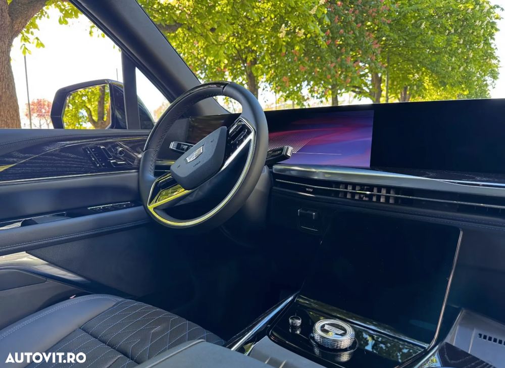 Cadillac Escalade - 17