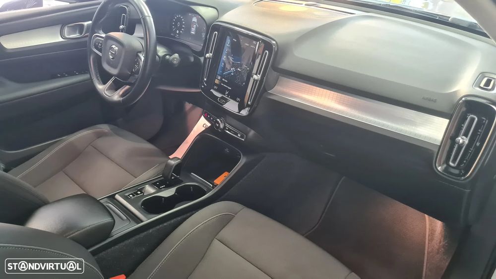 Volvo XC 40 1.5 T3 Momentum Geartronic - 29