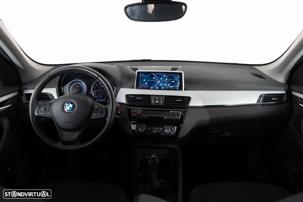 BMW X1 25 e xDrive Corporate Edition - 26