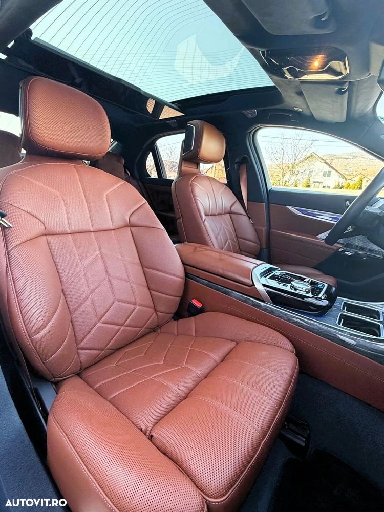 BMW i7 - 36