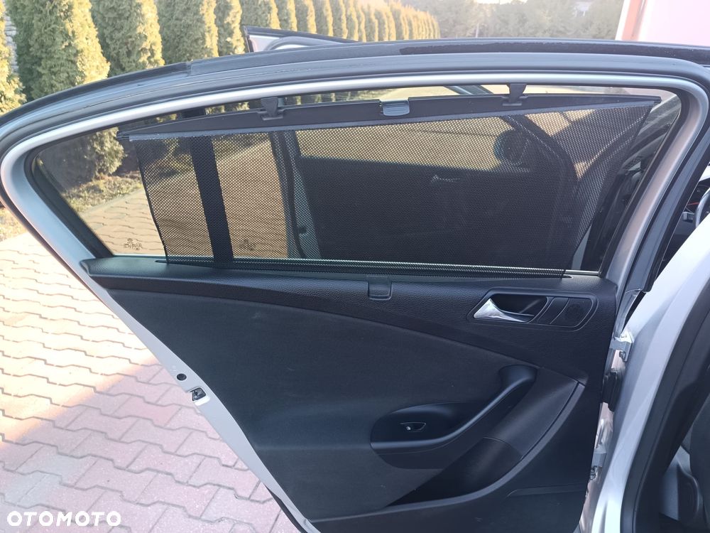 Volkswagen Passat 1.8 TSI Comfortline - 24