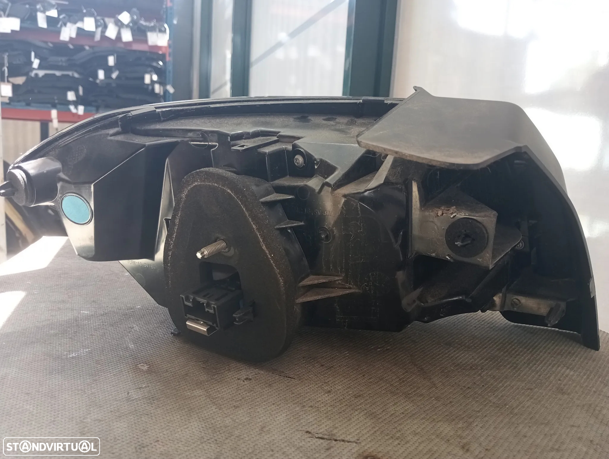 Farolim stop direito Peugeot 208 II / 9823216680 - 2