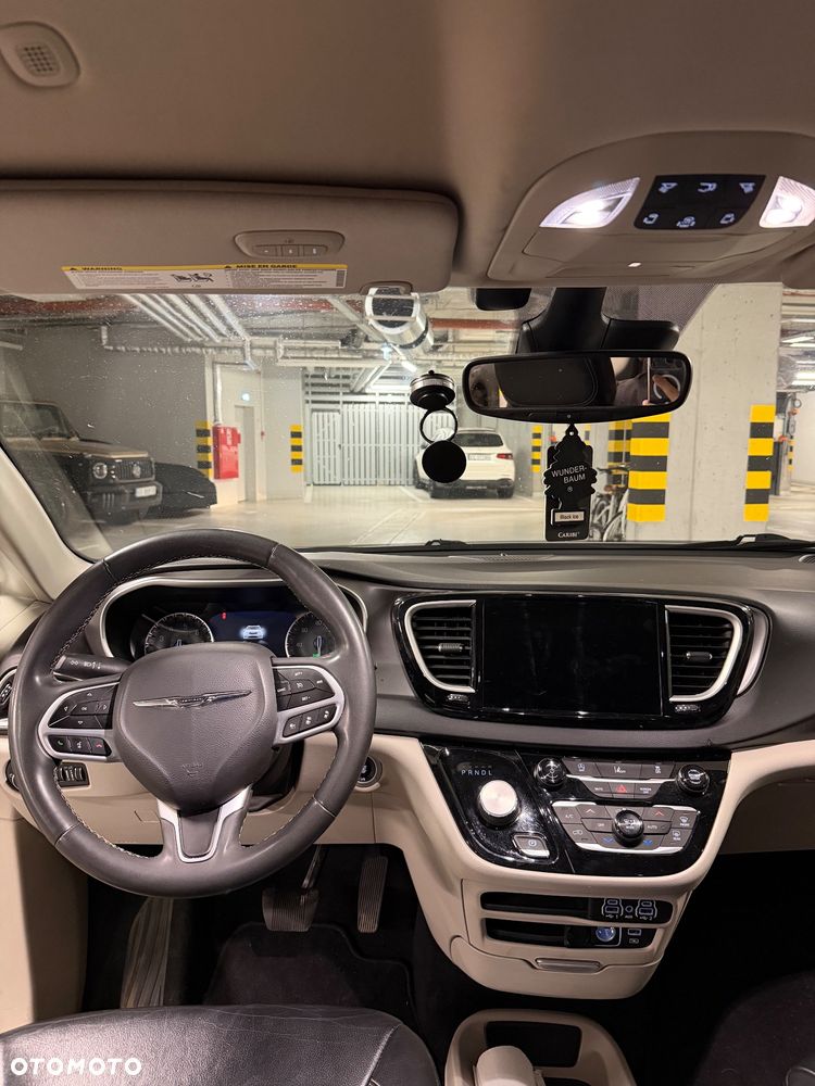 Chrysler Pacifica - 6