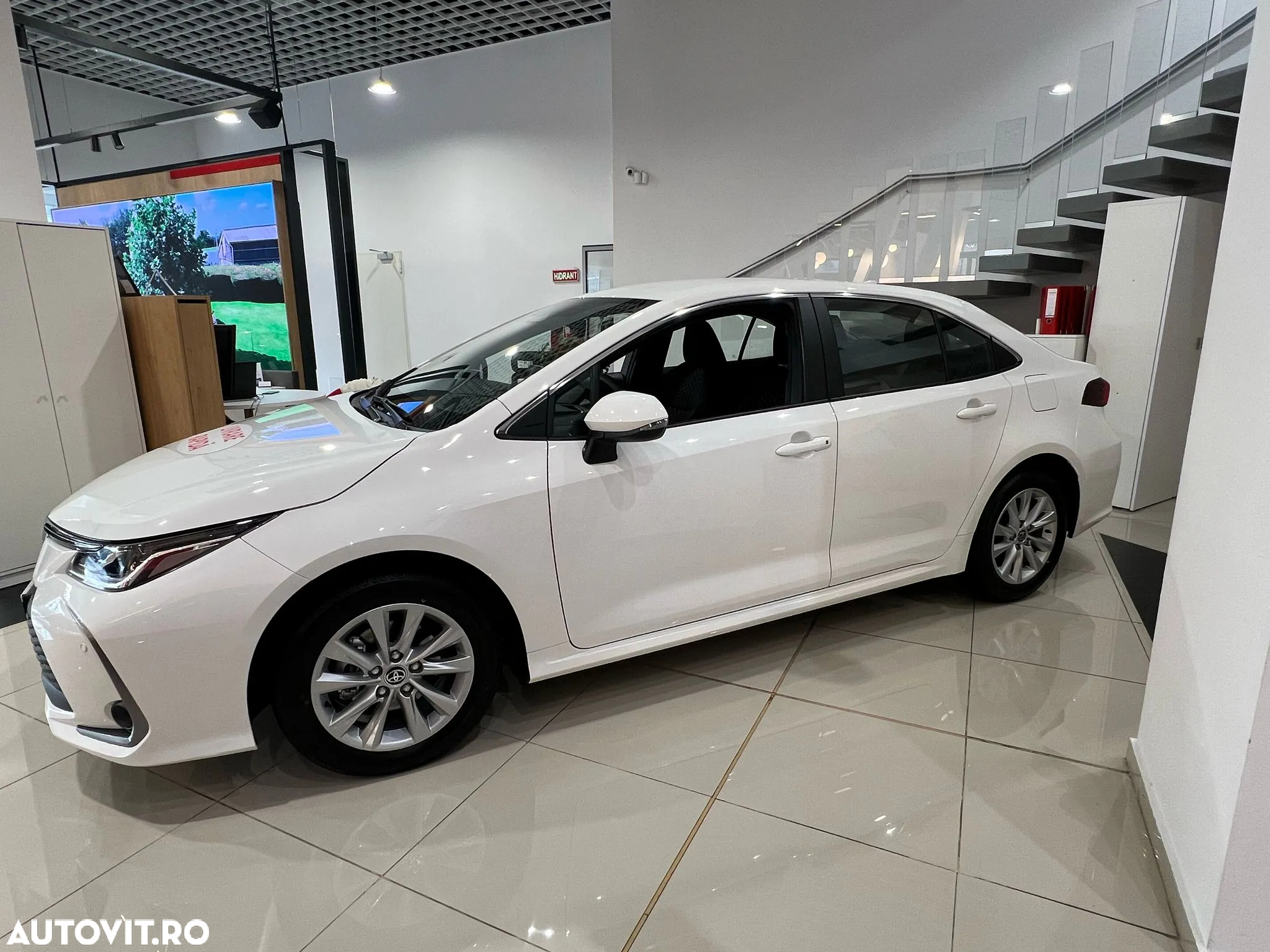 Toyota Corolla Sedan 1.8 HSD Business - 4