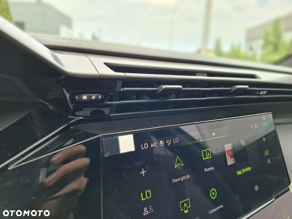 Peugeot 408 HYBRID 145 e-DSC6 GT - 32