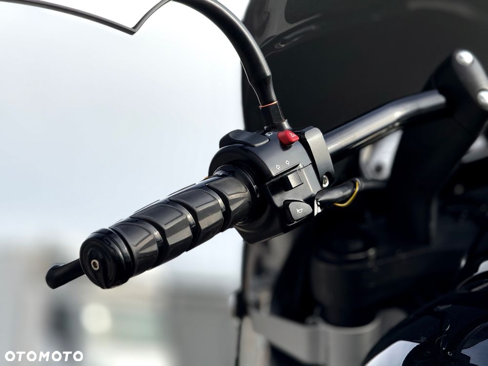 Suzuki Boulevard - 13