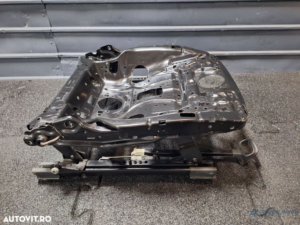 Armatura  scaun stanga VOLKSWAGEN PASSAT B8 2014 - 2023  5Q4881105M - 4