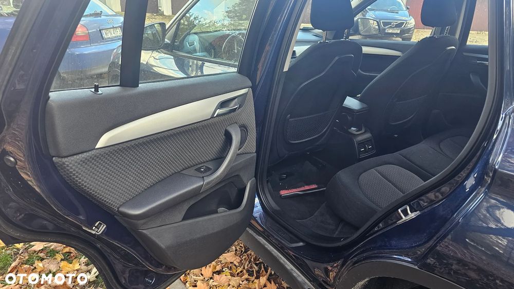 BMW X1 sDrive18d Sport Line - 23