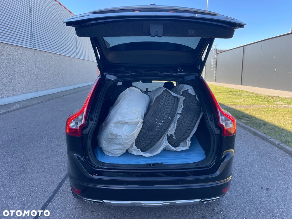 Volvo XC 60 D4 Drive-E Ocean Race - 10