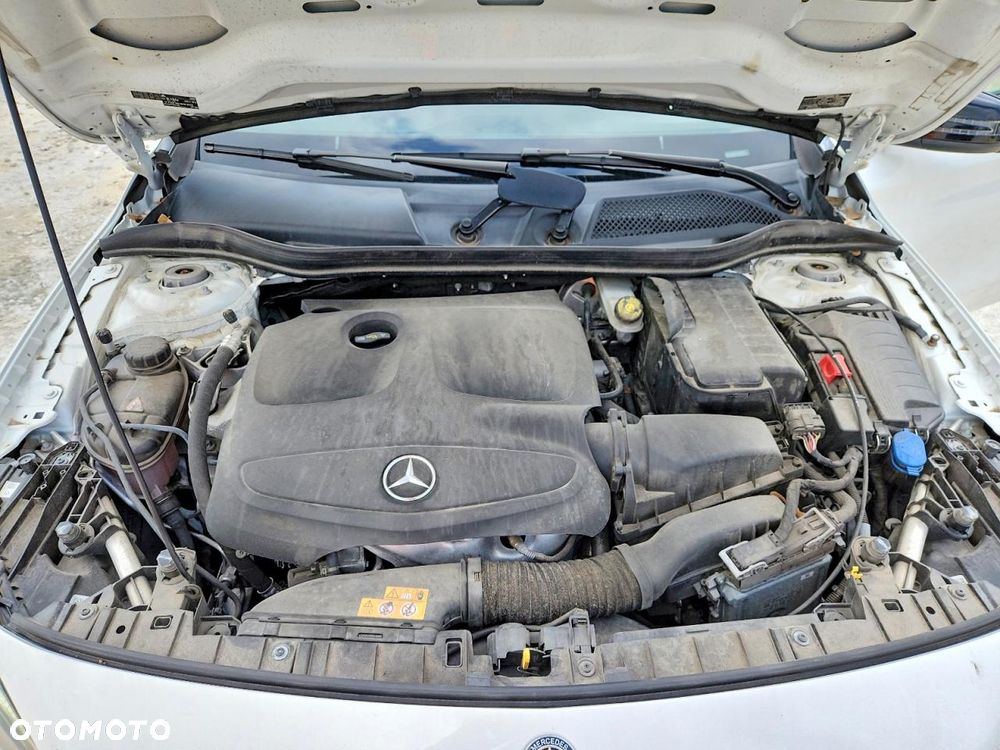 Mercedes-Benz GLA - 13