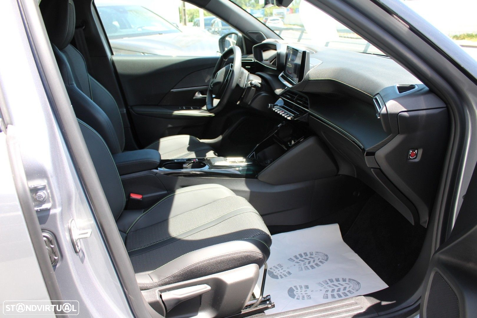 Peugeot 2008 1.2 PureTech GT EAT8 - 21