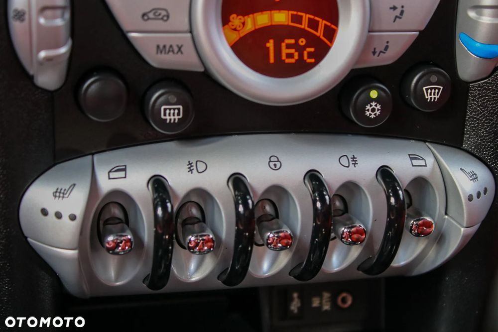 MINI Cooper S 50 Mayfair - 34