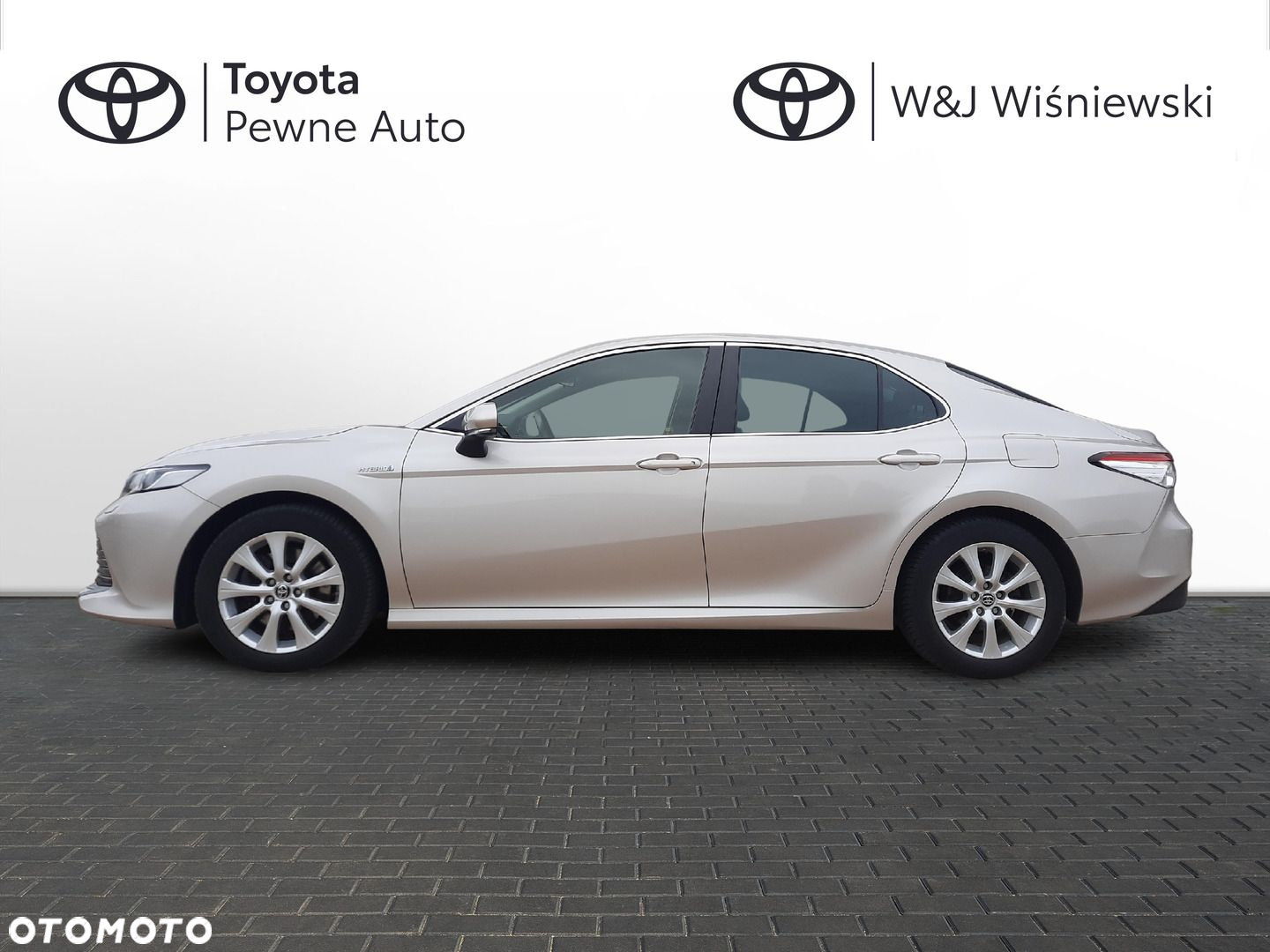 Toyota Camry - 3