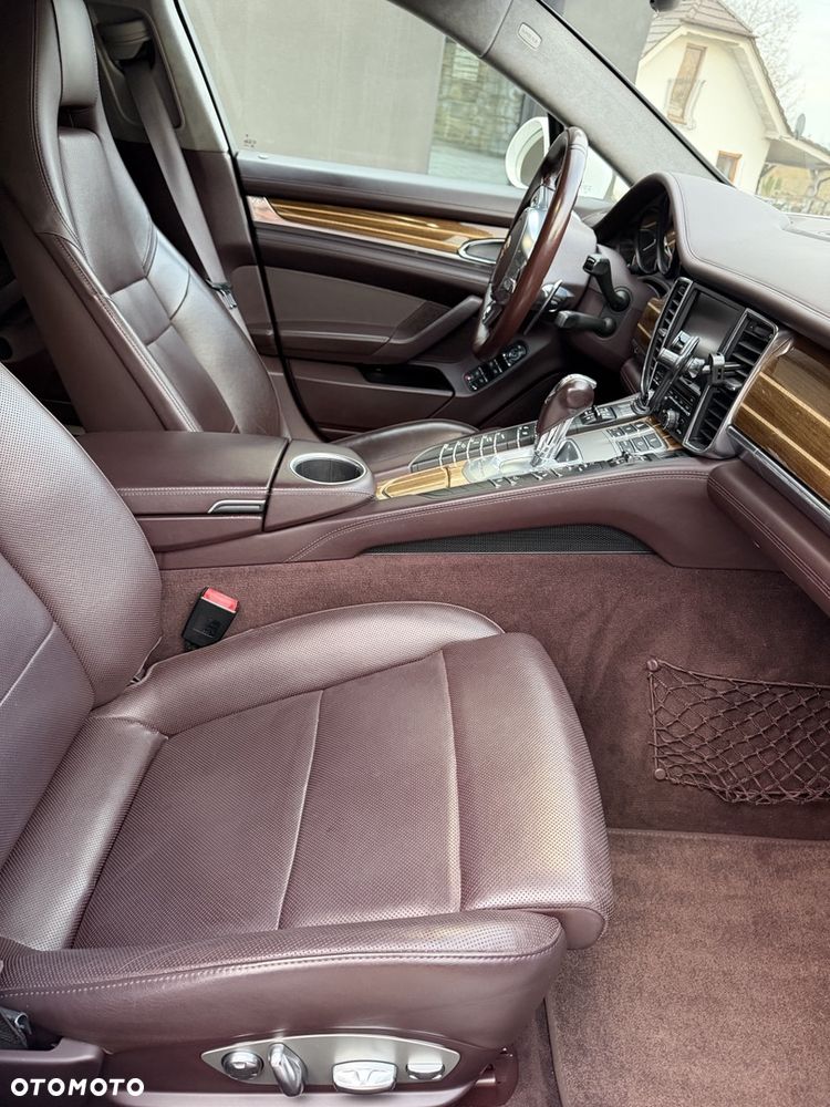 Porsche Panamera - 9