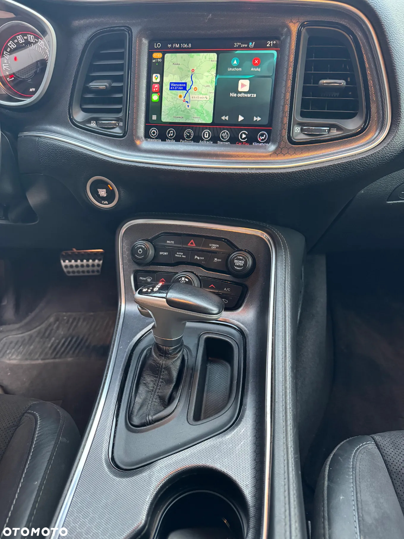 Dodge Challenger 6.4 Scat Pack - 11