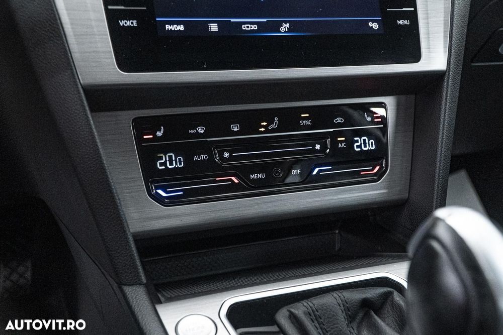 Volkswagen Passat 2.0 TDI DSG Comfortline - 11