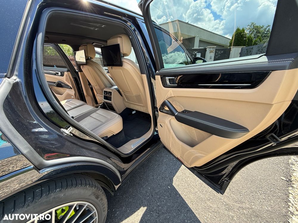 PORSCHE Cayenne 2022 — imagine 22