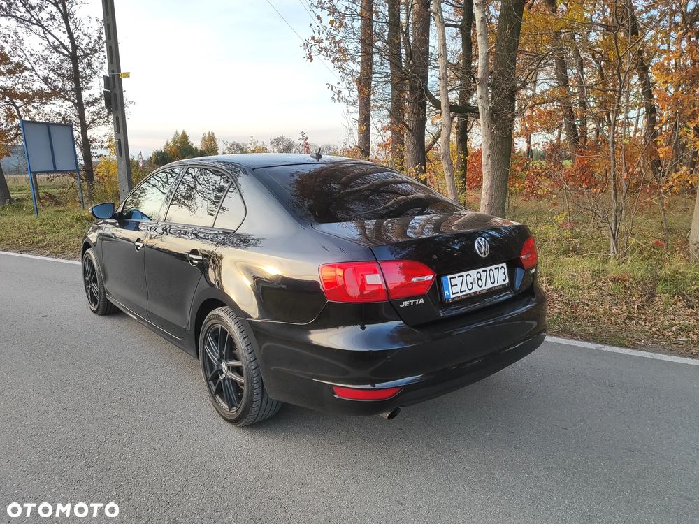 Volkswagen Jetta 1.6 TDI BMT Trendline - 8