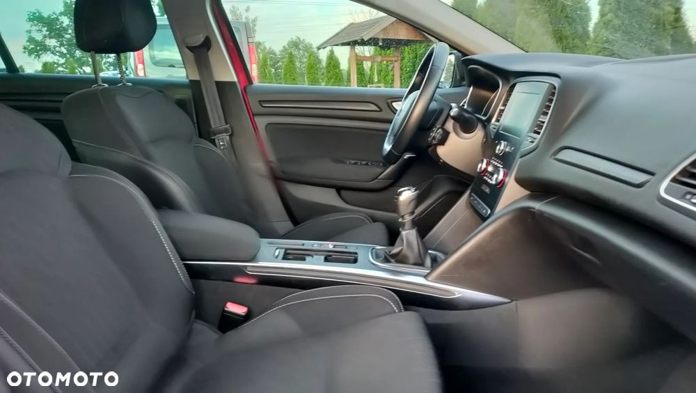 Renault Megane TCe 140 GPF LIMITED - 10