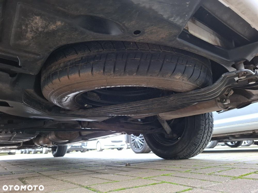 Volkswagen Transporter CARAVELLE 2.0 TDI 110KM - 30