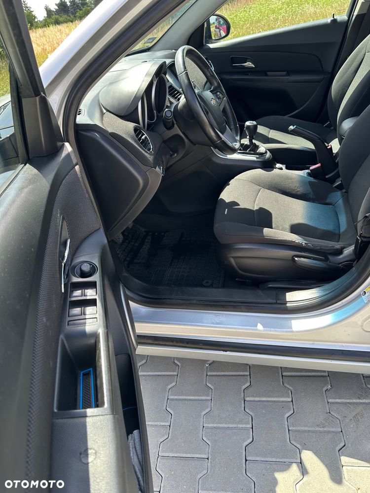 Chevrolet Cruze 1.8 LT - 8