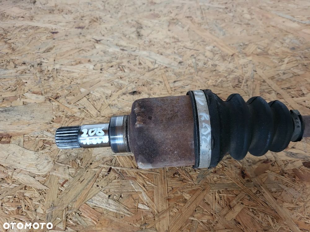 Półoś lewa przednia Peugeot 208 1.6 VTI - 2