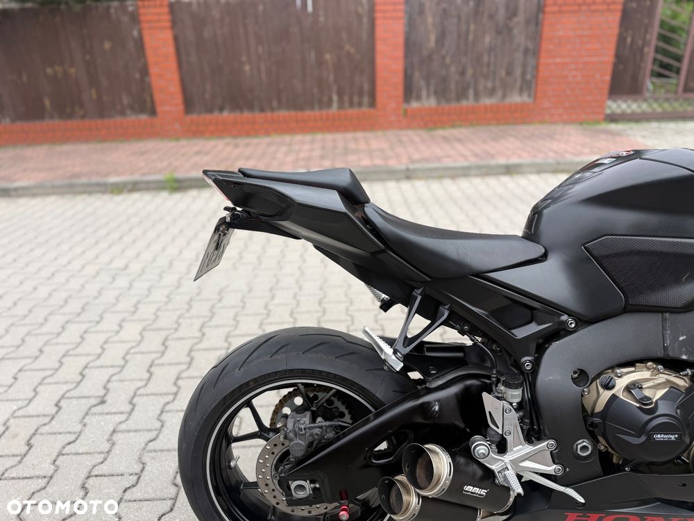 Honda CBR - 8