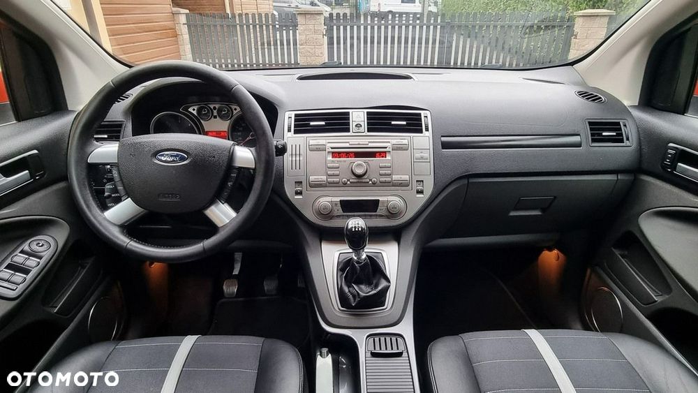 Ford Kuga - 12